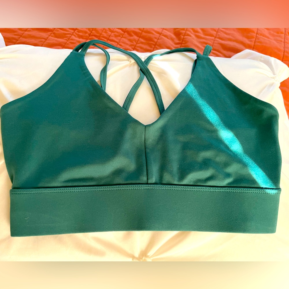 Girlfriend collective medium “Gigi crossover bra” no longer sold!